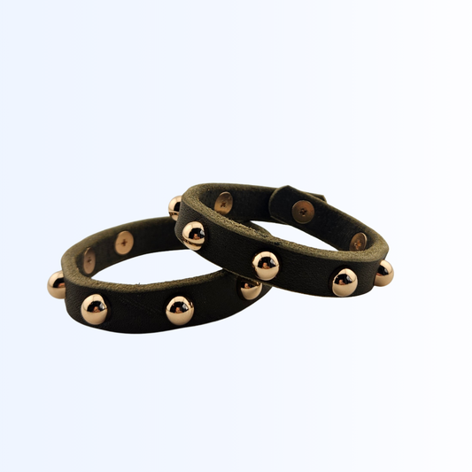 1051 Armband Niete Oliv