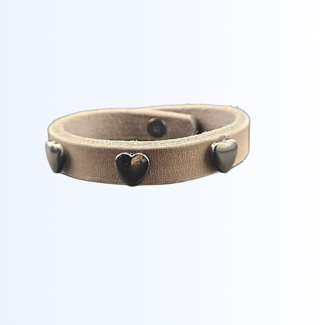 1402 Armband mit Herznieten Black Edition