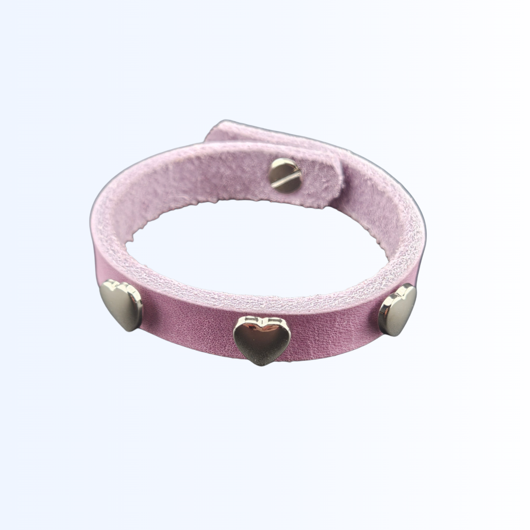 1402 Armband mit Herznieten
